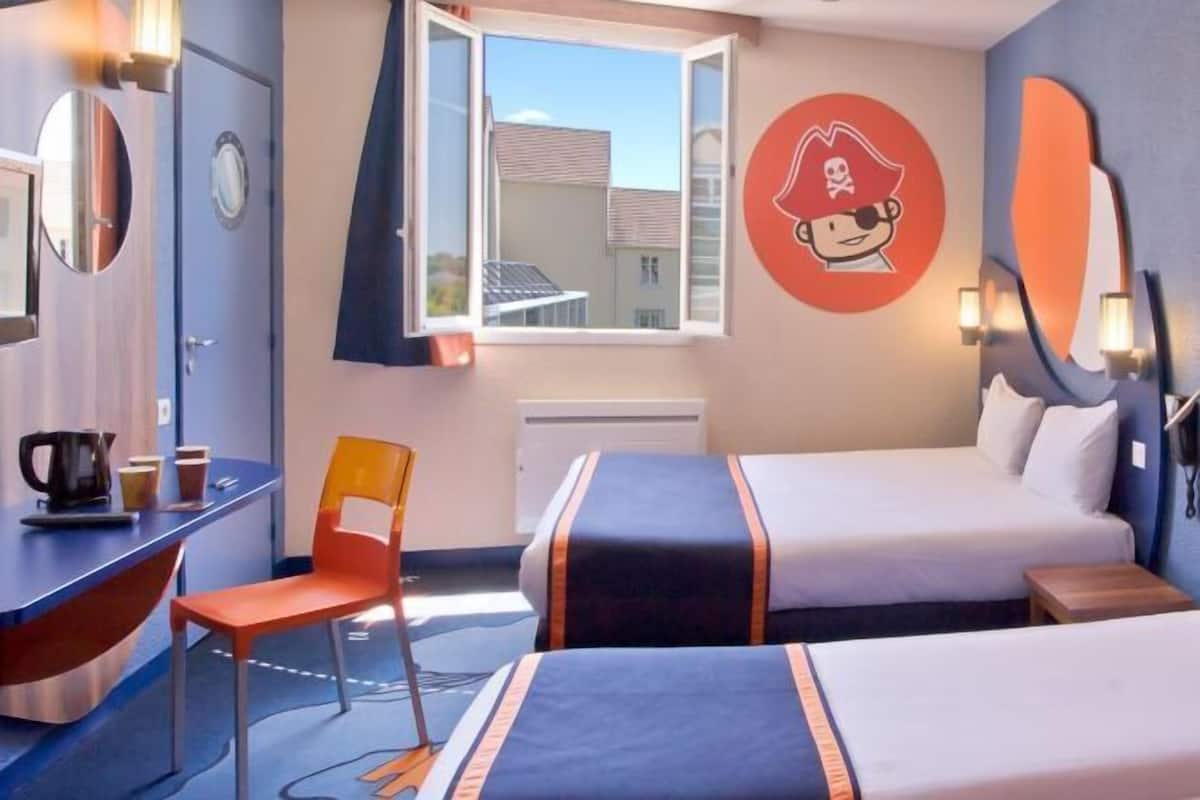 explorer hotel disneyland paris