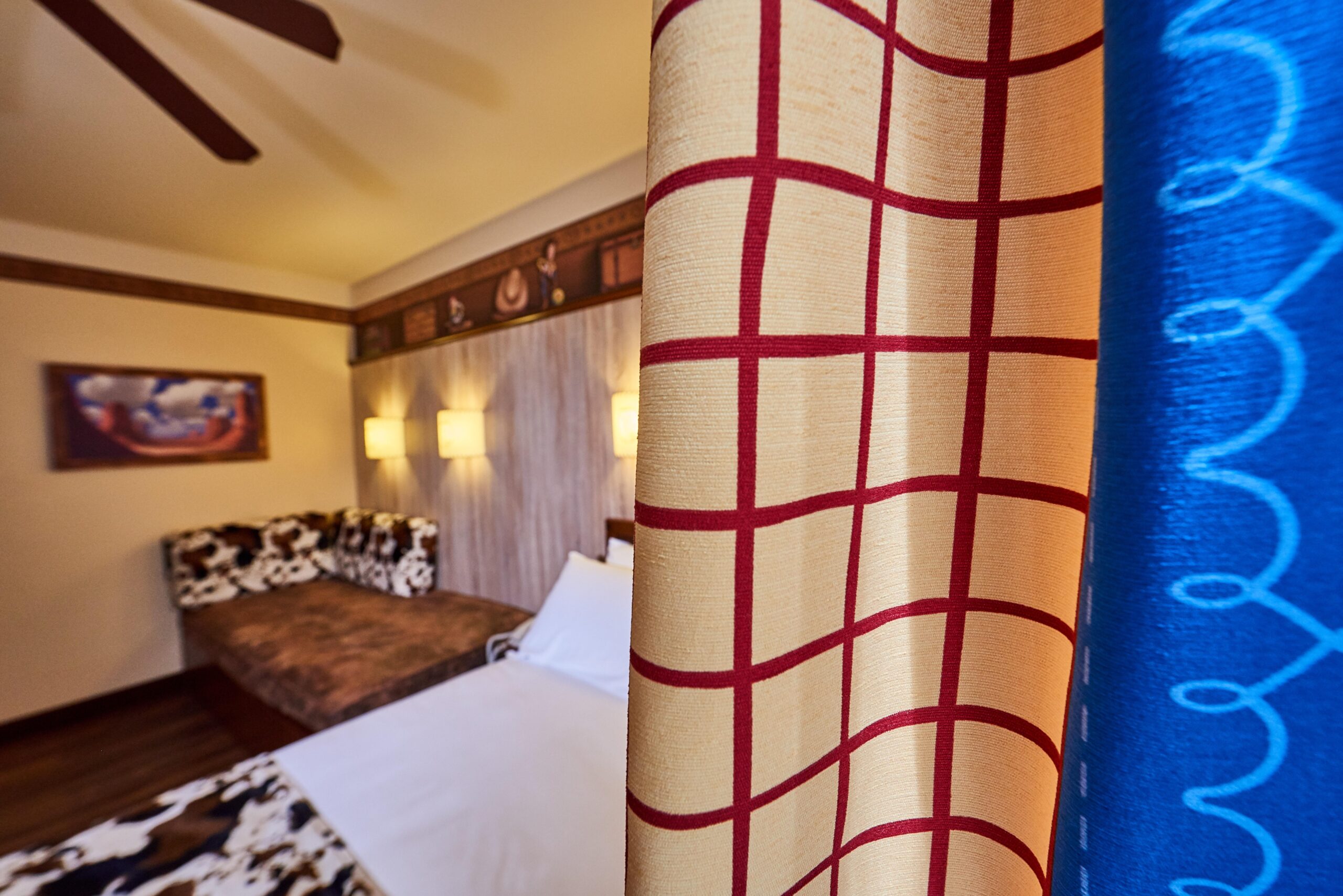 disneyland paris hotel cheyenne