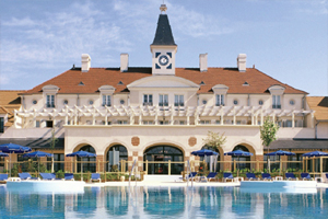 magic circus hotel at disneyland paris